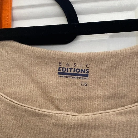 💖3/$30💖 Women's Sleeveless Tops with built in bra - Black, Orange, and Tan - Picture 3 of 3